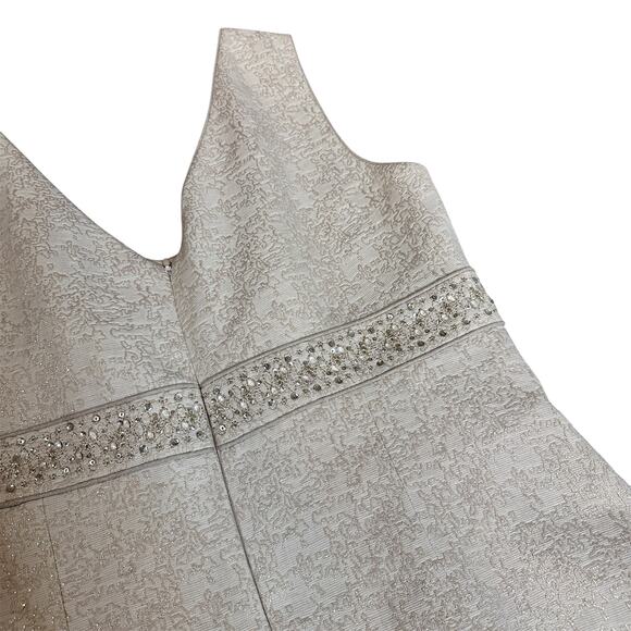 NWT Tahari by Arthur Levine Ivory White and Gold Shift Dress Size 12 - Picture 4 of 7